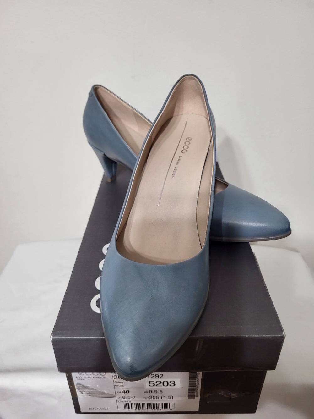 Ecco Blue Leather Kitten Heel Pumps